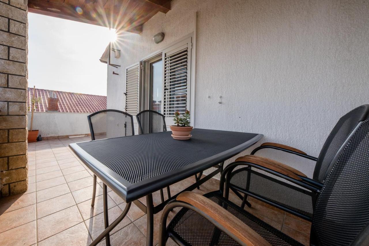 Nikolina Rab Apartments ラブ エクステリア 写真